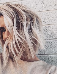 Fryzury Średnie Na co dzień Kręcone Rozpuszczone Blond - 3234997