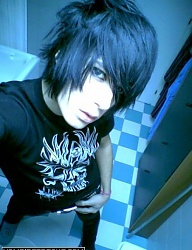 Fryzury Średnie Alternatywne EMO - 303621