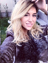 Fryzury Średnie Na co dzień Kręcone Rozpuszczone Blond - 3094857