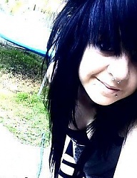 Fryzury Średnie Alternatywne EMO - 697651