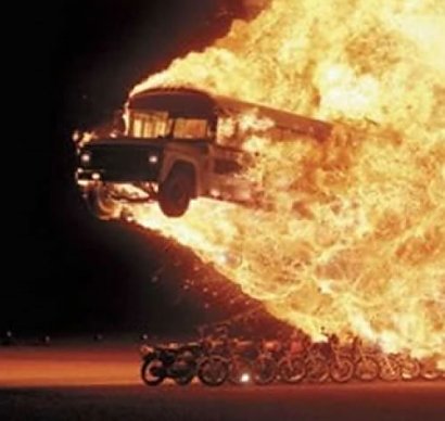 Nieotwieranie okien! Wsiadasz to tramwaju na środkowym przystanku trasy i w twarz uderza Cię zaduch, żywy ogień. Nikt nie wpadł na to, by otworzyć okno.