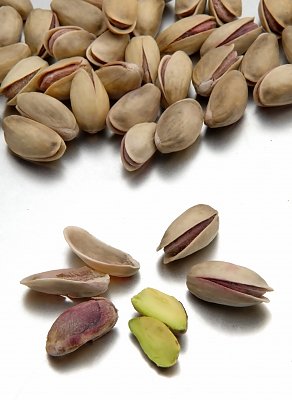 30 pistacji: 90 kcal
