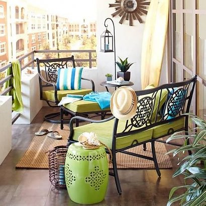 Pomysły na piękny balkon - wpuść wiosnę do domu