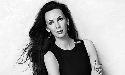 L`wren Scott - projektantka, modelka, partnerka Micka Jaggera. Powiesiła się w swoim apartamencie w marcu tego roku. Żyła 49 lat.