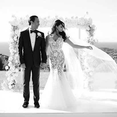 STYCZEŃ 2020. Michał Malitowski poślubił Yuliyę Phillips, ukraińsko-australijską tancerkę. Para pobrała się podczas prywatnej ceremonii w Australii na otwartej przestrzeni nad Oceanem. Panna młoda biała koronkową sukienkę o kroju rybki!