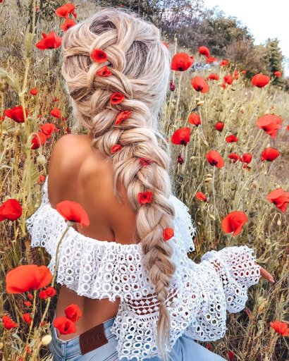 Oto posiadaczka najpiękniejszych włosów na Instagramie! Zobaczcie jej wyjątkowe fryzury!