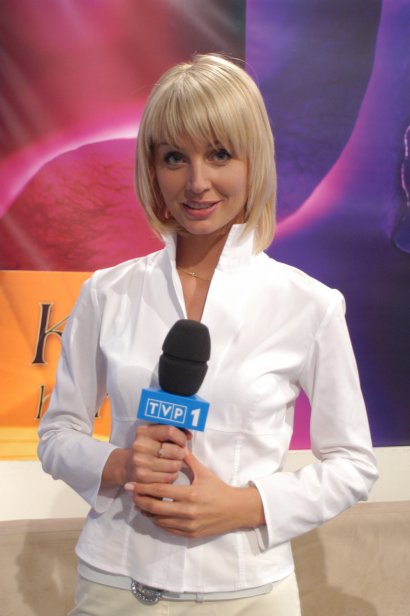Agnieszka Woźniak-Starak w blond bobie z grzywką,  2005 rok