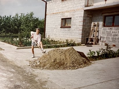 Największe oparcie miała w babci, która wiele jej pokazała.