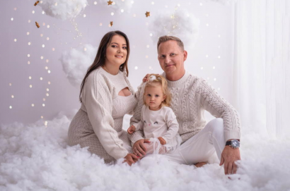 Mimo że sam nie dzieli się z fanami zbytnio życiem prywatnym, co jakiś czas zdarzy mu się podzielić czymś osobistym.