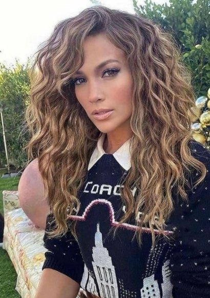 Wybieramy najlepszą fryzurę Jennifer Lopez! Musisz zobaczyć tą galerię zdjęciową!

1?
