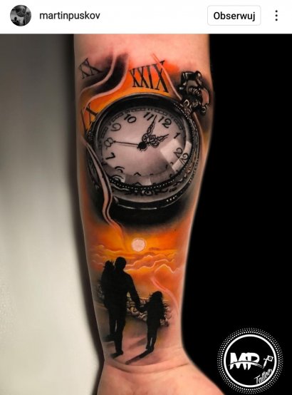 trójwymiarowy tatuaż zegar