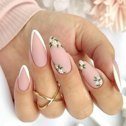 Zobacz piękne paznokcie kwiatowe!
