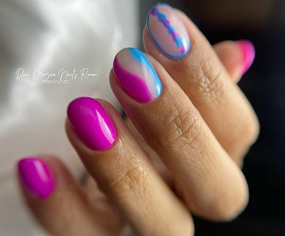 fioletowo-kremowo-niebieskie paznokcie