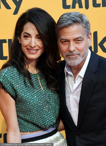 Gdy tylko Amal Clooney pojawiała się coraz częściej na ściankach u boku męża, zaczęto rozpisywać się o jej stylu.