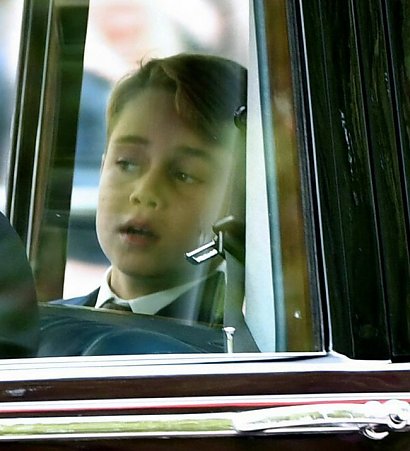 Na pogrzebie monarchini zjawili się 9-letni książę George i...