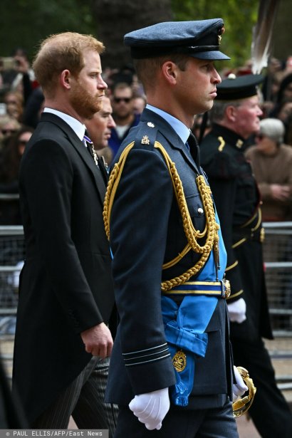 Książę Harry na pogrzebie Królowej Elżbiety II wystąpił bez munduru. Zobacz galerię!