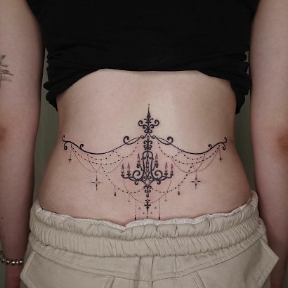 #ornamenttattoo - tatuaż w stylu ornamentnym. To piękny i zdobny wzór, idealny dla kobiet!