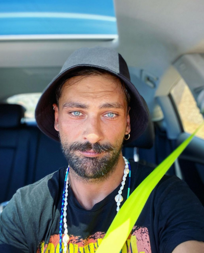 Onur Tuna zahipnotyzował fanki przede wszystkim charyzmą i niesamowitym spojrzeniem.