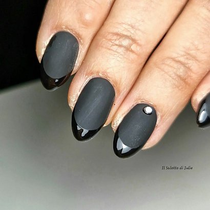 #darknails - ciemne paznokcie. To idealne propozycje nie tylko dla księżniczki mroku!