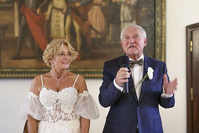 10 lipca 2021 roku Gerard Makosz oświadczył się swojej ukochanej i Iwona Mazurkiewicz przyjęła zaręczyny, a po 2 latach od tego wydarzenia para stanęła na ślubnym kobiercu.