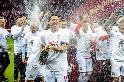 Warto jednak zauważyć, że ogromne pieniądze Robert Lewandowski zarabia także dzięki licznym kontraktom reklamowym.