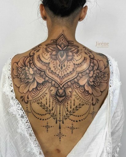 Duży tatuaż na plecach - to idealne miejsce do tatuowania! Zobacz najlepsze inspiracje!