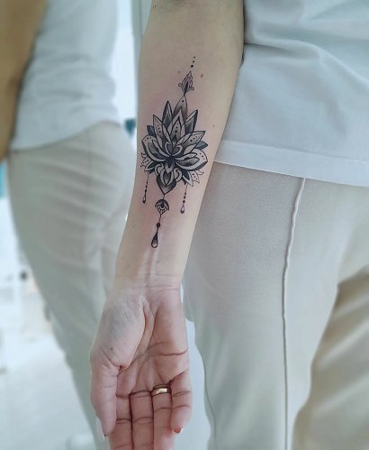 #lotusflowertattoo - tatuaż kwiatu lotosu. 10 pięknych inspiracji dla każdego z nas!