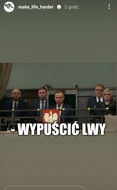 Niezadowolony Andrzej stroił miny na ul. Wiejskiej. Internauci skomentowali to memami!