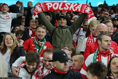 Tym meczem żyła cała Polska i nic dziwnego. Po słabych eliminacjach do Mistrzostw Europy, Polska dostała kolejną szansę na to, aby rzutem na taśmę awansować ma mistrzostwa.