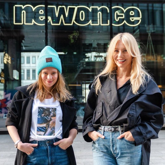 Agnieszka Woźniak-Starak wróciła na Instagram! Pozuje bez ...